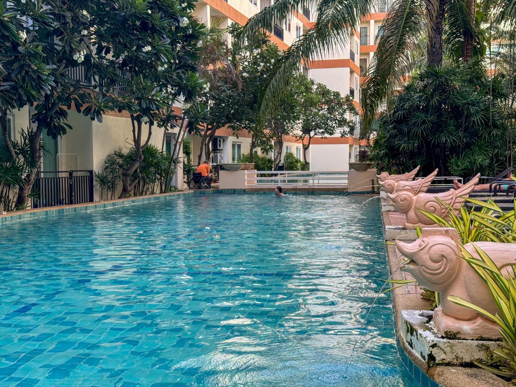 卧室直达泳池 全网最低价 到中天海滩5分钟 Jomtien Beach Extérieur photo